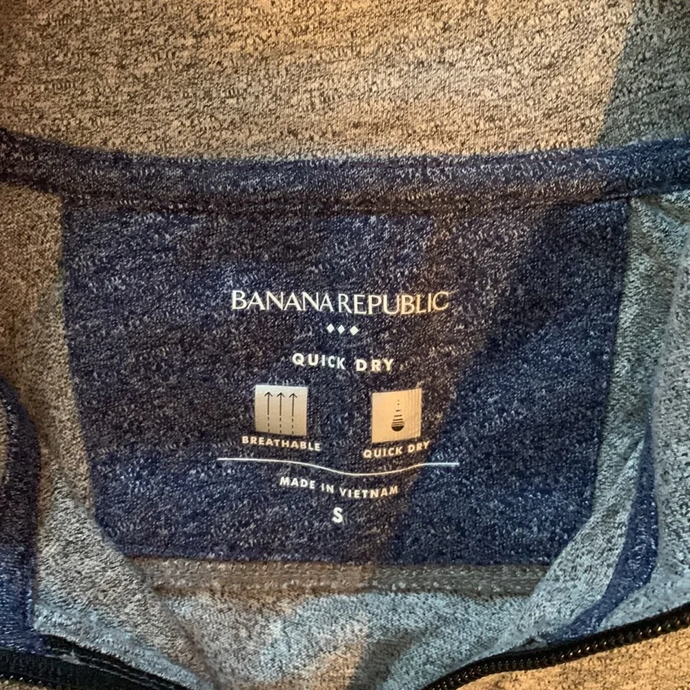 Banana Republic Quick Dry Pullover Grey Small - Picture 3 of 5